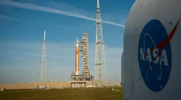 ناسا تستهل العد التنازلي لأول مهمة مأهولة إلى القمر منذ نصف قرن : CNN الاقتصادية